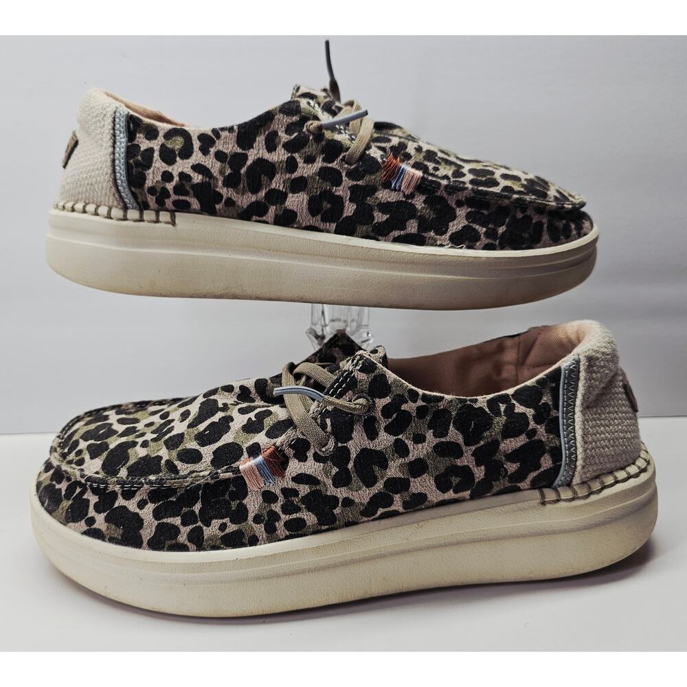 HeyDude Women 8 Comfy footwear